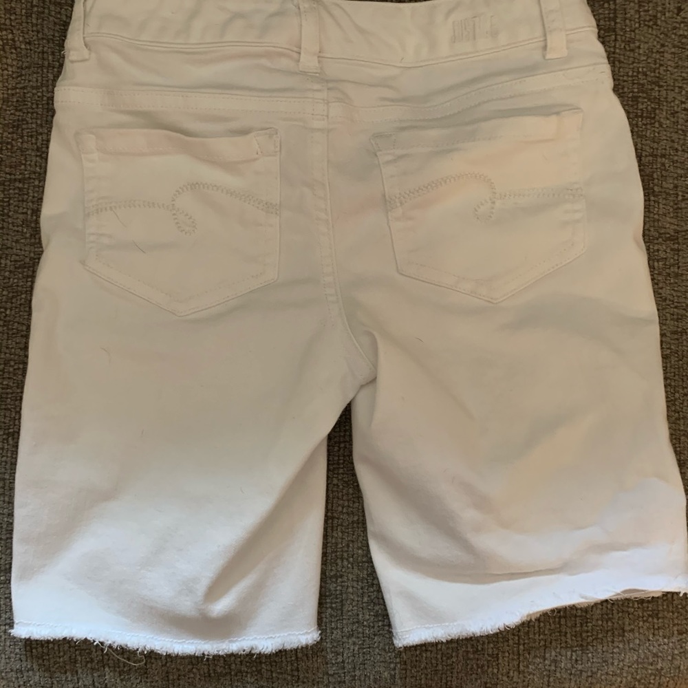 Shorts - Picture 2 of 3
